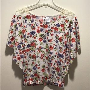 Floral flowy top